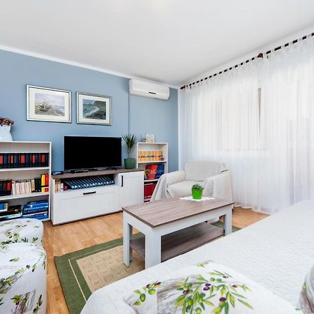 Apartman Oly 罗维尼 外观 照片