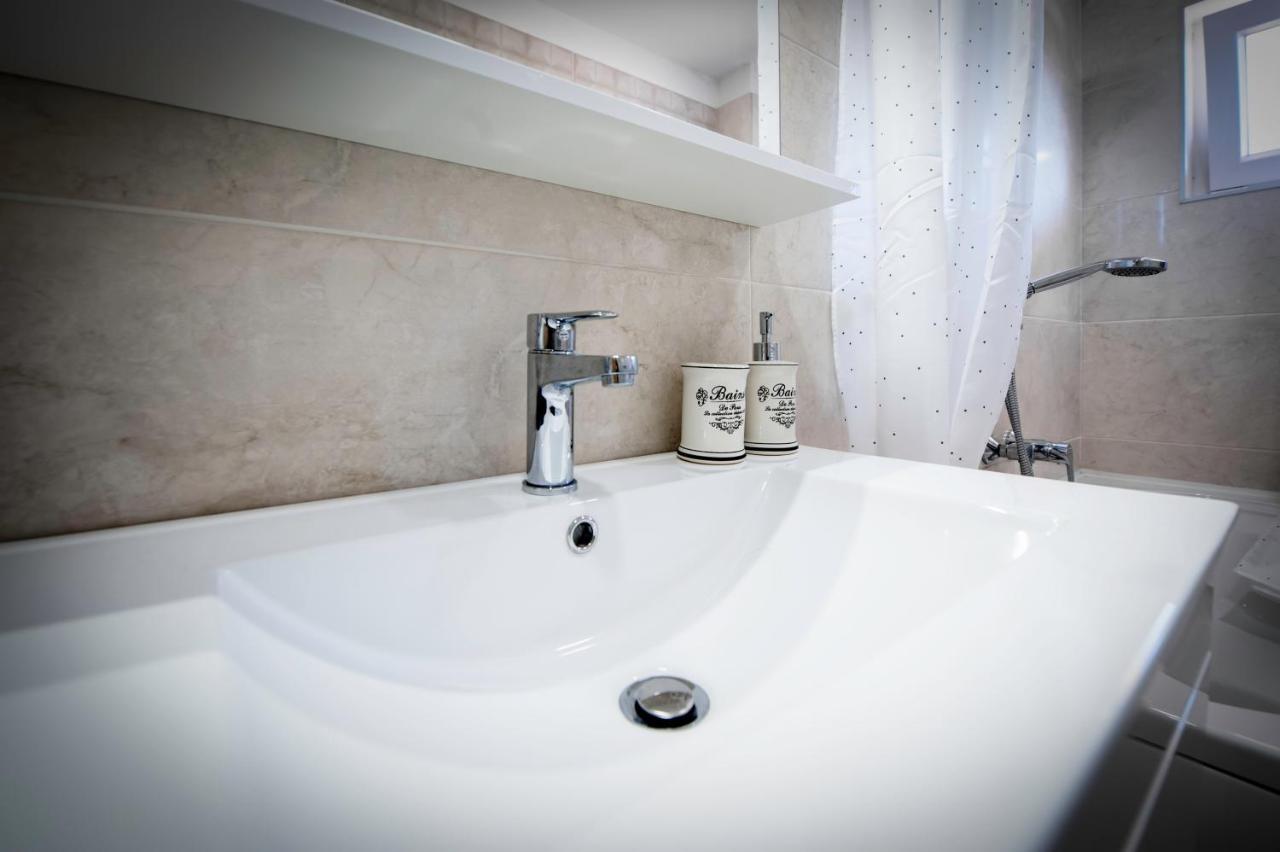 Apartman Oly 罗维尼 外观 照片